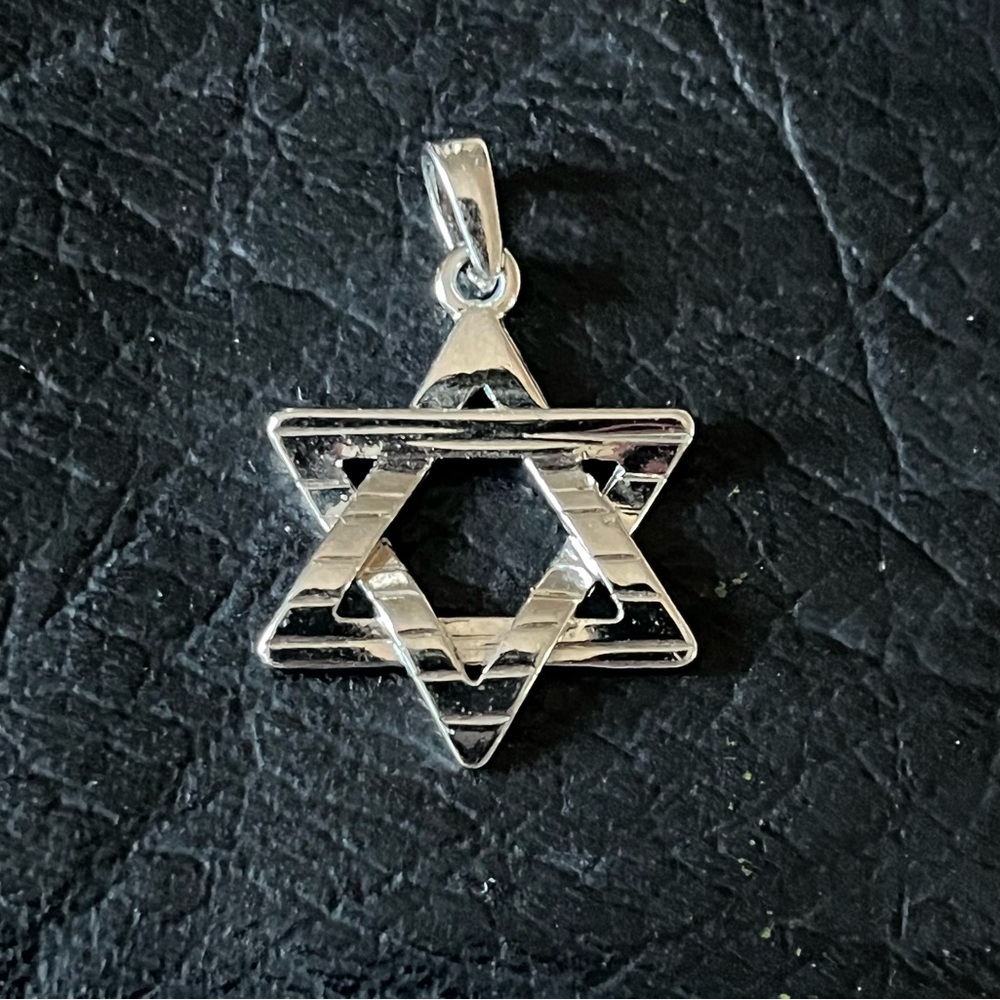 Silver Star Pendant Necklace